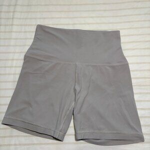 Aritzia Goldenn Gray High Rise Biker Shorts Size 4